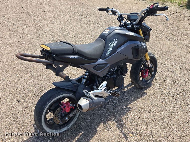 image for item ER1716 2017 Honda Grom 125 motorcycle
