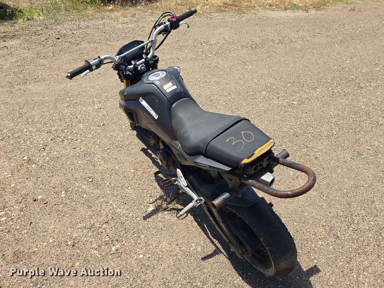 image for item ER1716 2017 Honda Grom 125 motorcycle