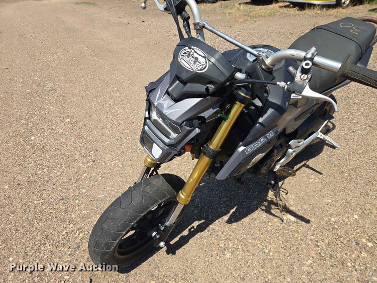 image for item ER1716 2017 Honda Grom 125 motorcycle
