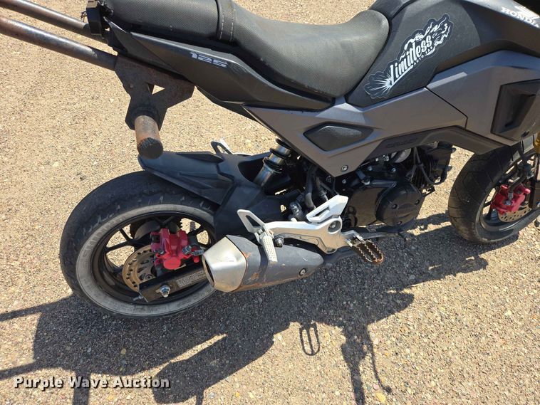 image for item ER1716 2017 Honda Grom 125 motorcycle