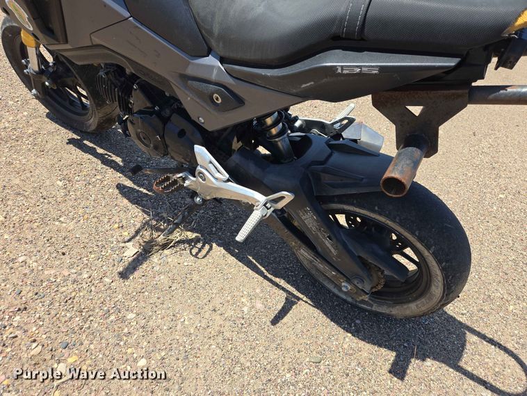 image for item ER1716 2017 Honda Grom 125 motorcycle