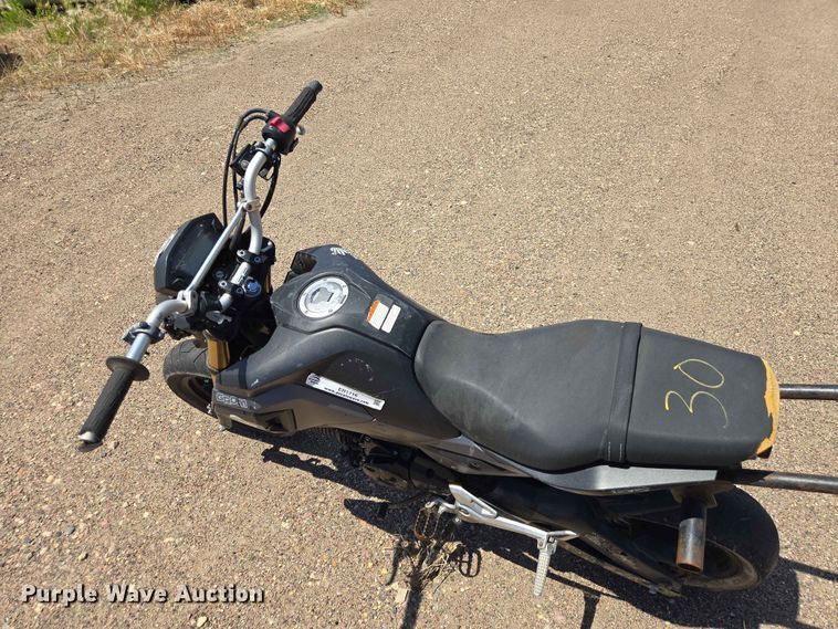 image for item ER1716 2017 Honda Grom 125 motorcycle