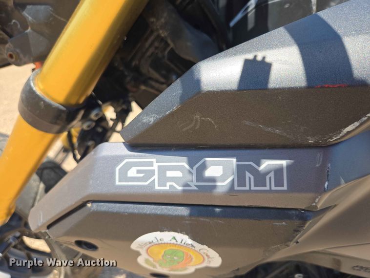 image for item ER1716 2017 Honda Grom 125 motorcycle