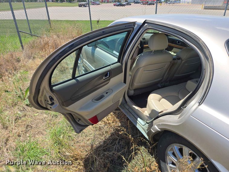 image for item ER1717 2000 Lincoln Continental 