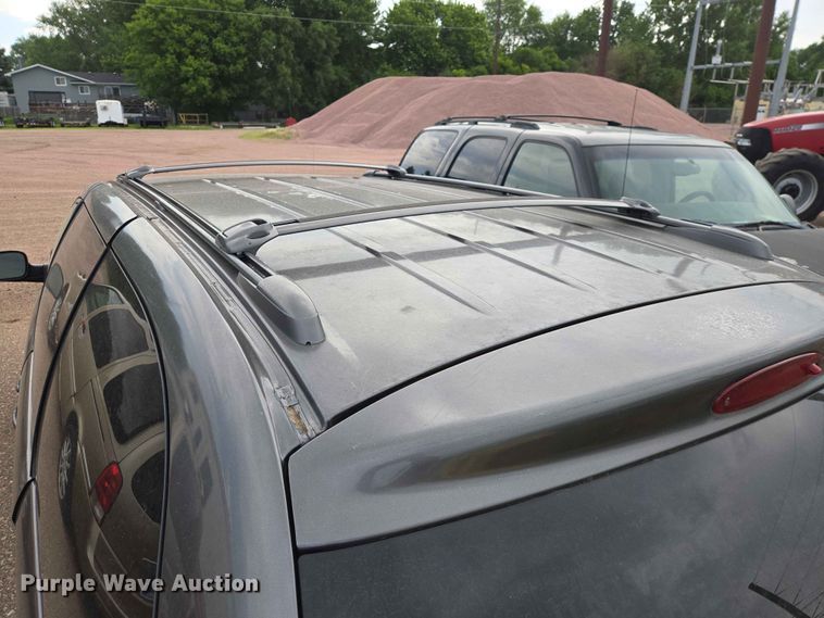 image for item ER1718 2004 Chrysler Town And Country van