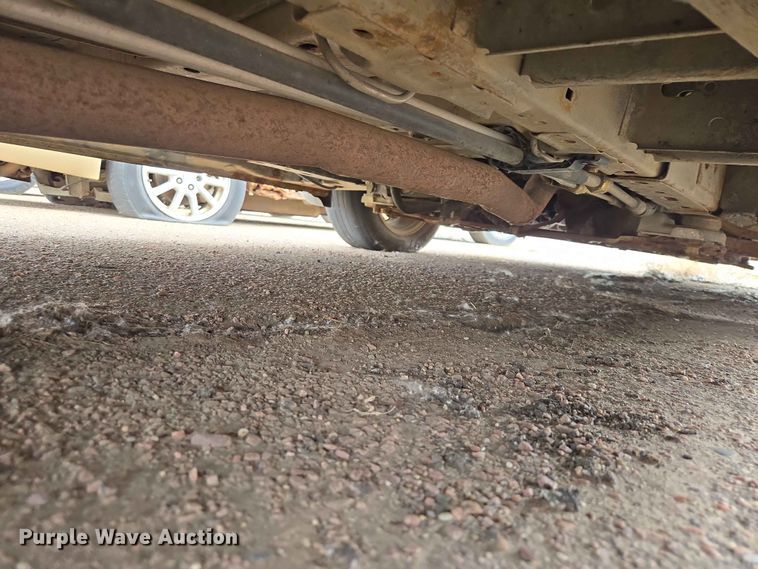 image for item ER1718 2004 Chrysler Town And Country van