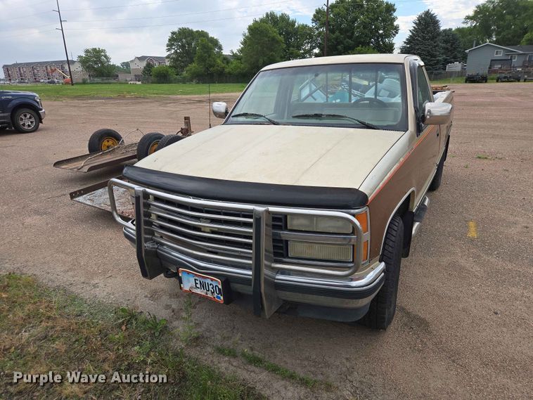 image for item ER1720 1990 Chevrolet K1500 pickup truck
