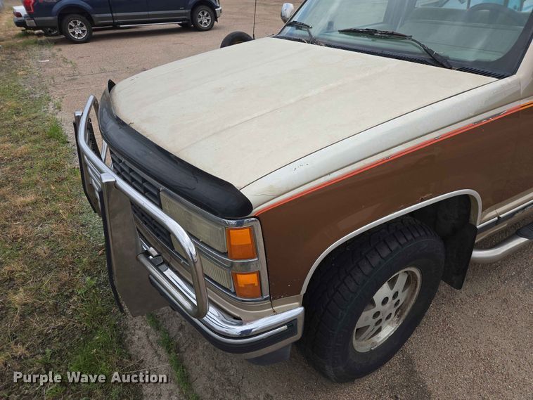 image for item ER1720 1990 Chevrolet K1500 pickup truck