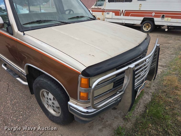 image for item ER1720 1990 Chevrolet K1500 pickup truck