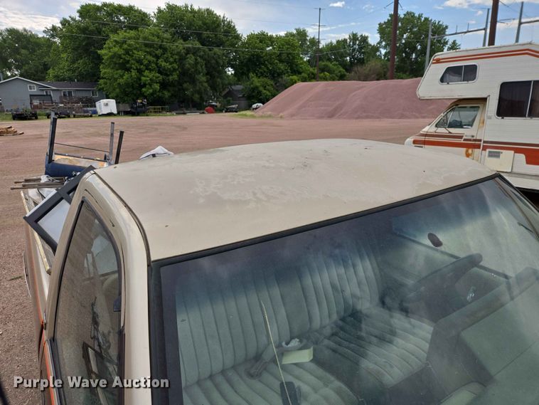 image for item ER1720 1990 Chevrolet K1500 pickup truck