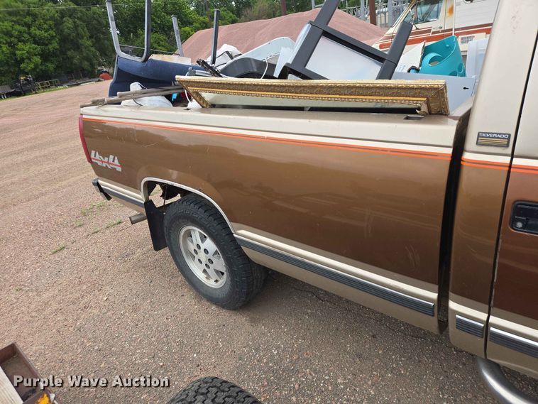 image for item ER1720 1990 Chevrolet K1500 pickup truck