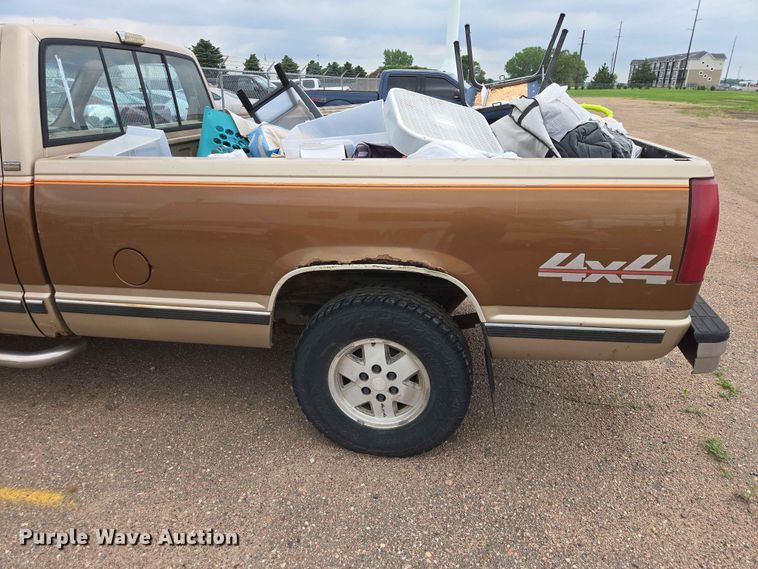 image for item ER1720 1990 Chevrolet K1500 pickup truck