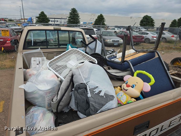 image for item ER1720 1990 Chevrolet K1500 pickup truck