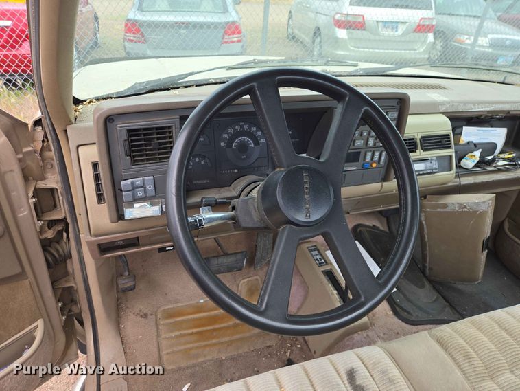 image for item ER1720 1990 Chevrolet K1500 pickup truck