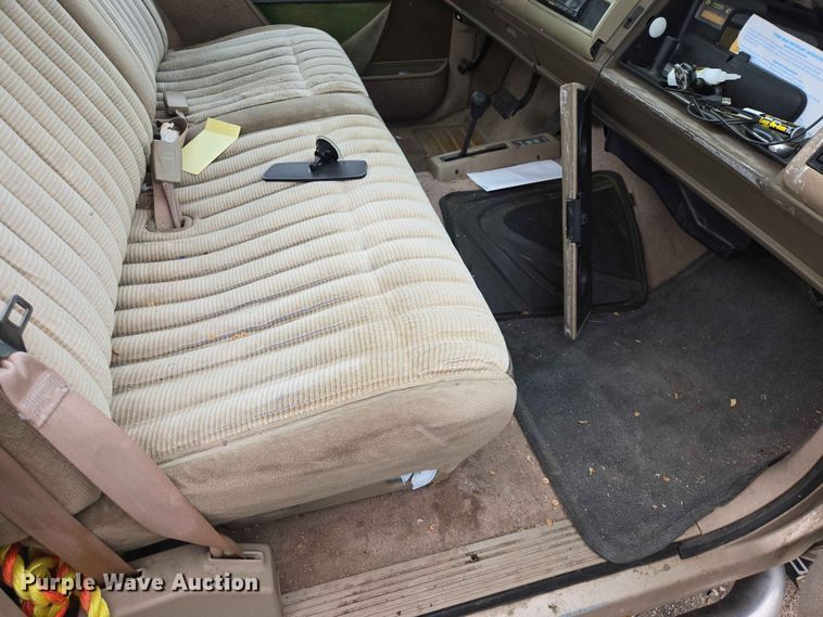 image for item ER1720 1990 Chevrolet K1500 pickup truck