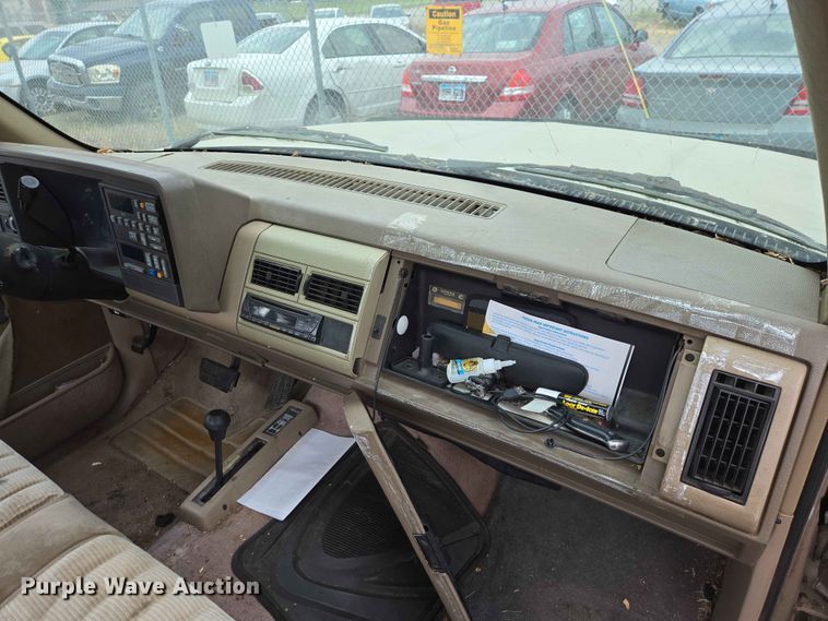 image for item ER1720 1990 Chevrolet K1500 pickup truck