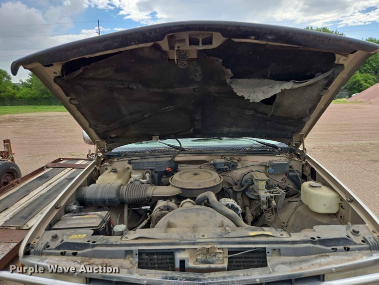 image for item ER1720 1990 Chevrolet K1500 pickup truck