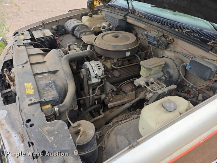 image for item ER1720 1990 Chevrolet K1500 pickup truck