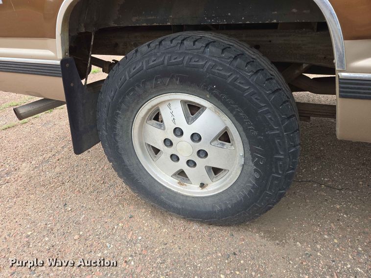 image for item ER1720 1990 Chevrolet K1500 pickup truck
