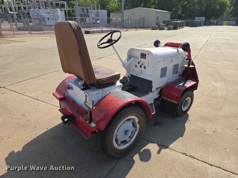 image for item ER1721 Clarktor Clarktor-21 baggage tug