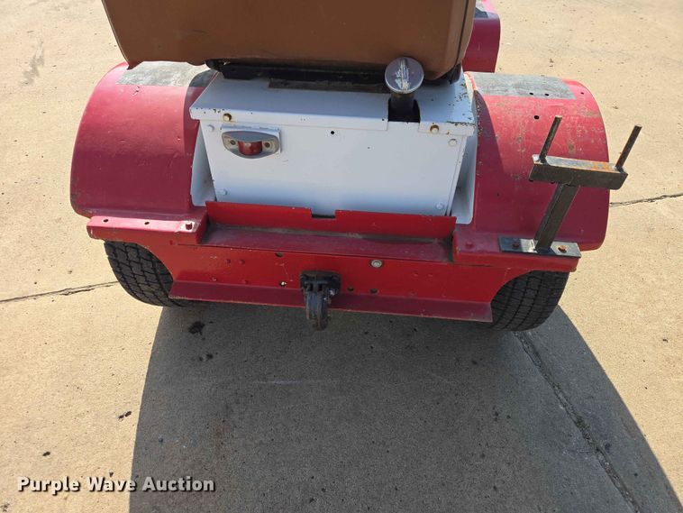 image for item ER1721 Clarktor Clarktor-21 baggage tug