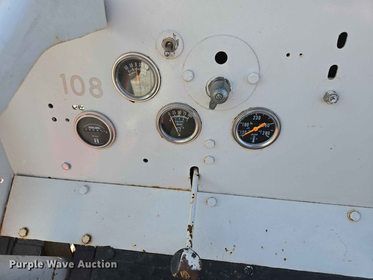 image for item ER1721 Clarktor Clarktor-21 baggage tug