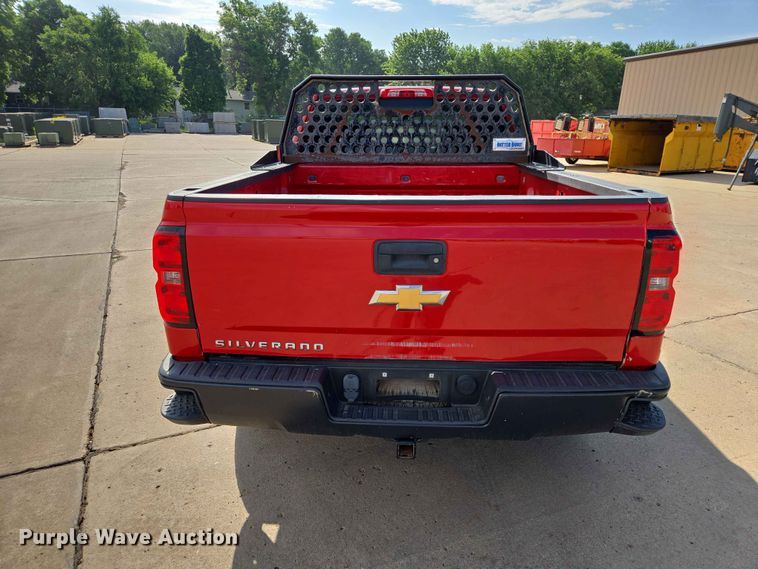 image for item ER1723 2015 Chevrolet Silverado 1500 Crew Cab pickup truck
