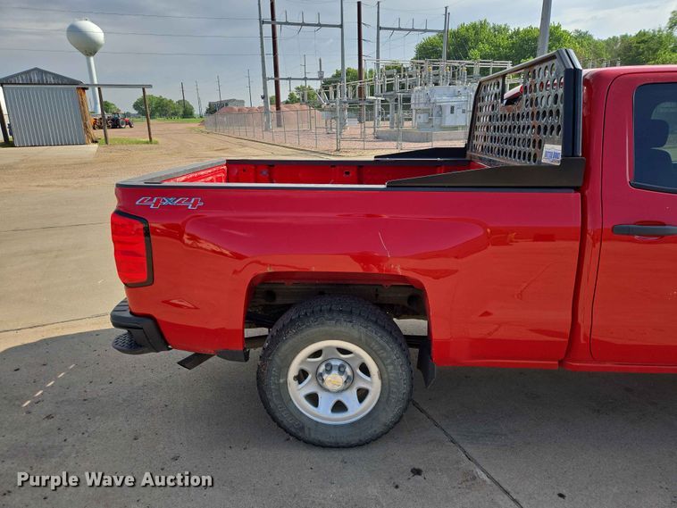 image for item ER1723 2015 Chevrolet Silverado 1500 Crew Cab pickup truck