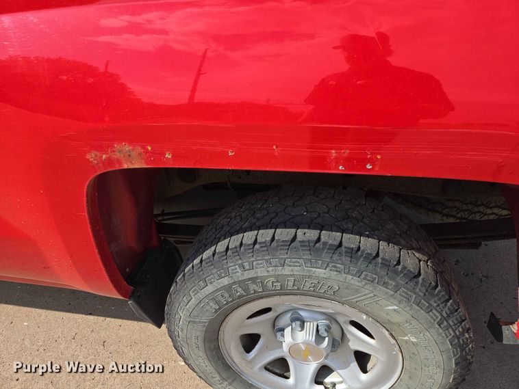 image for item ER1723 2015 Chevrolet Silverado 1500 Crew Cab pickup truck