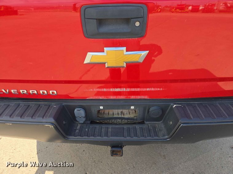 image for item ER1723 2015 Chevrolet Silverado 1500 Crew Cab pickup truck