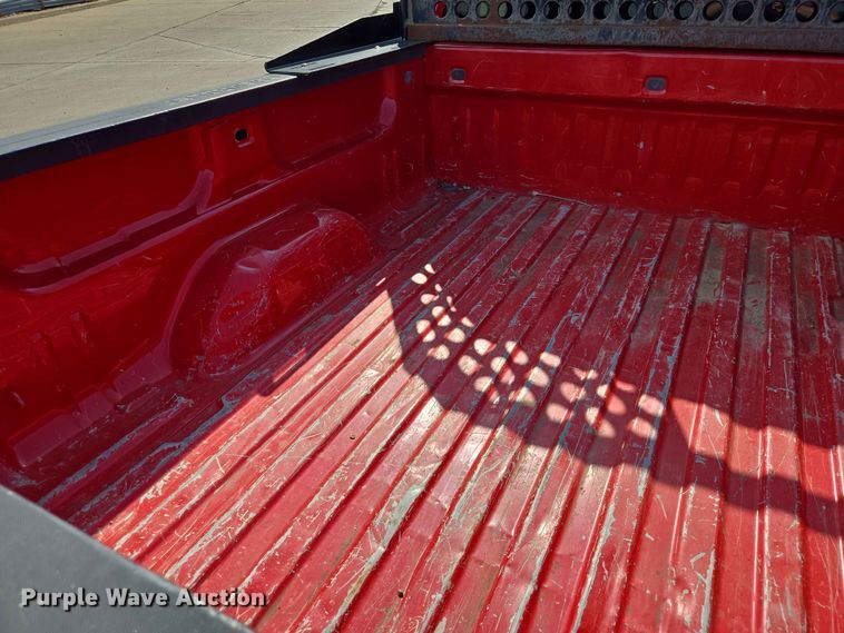 image for item ER1723 2015 Chevrolet Silverado 1500 Crew Cab pickup truck