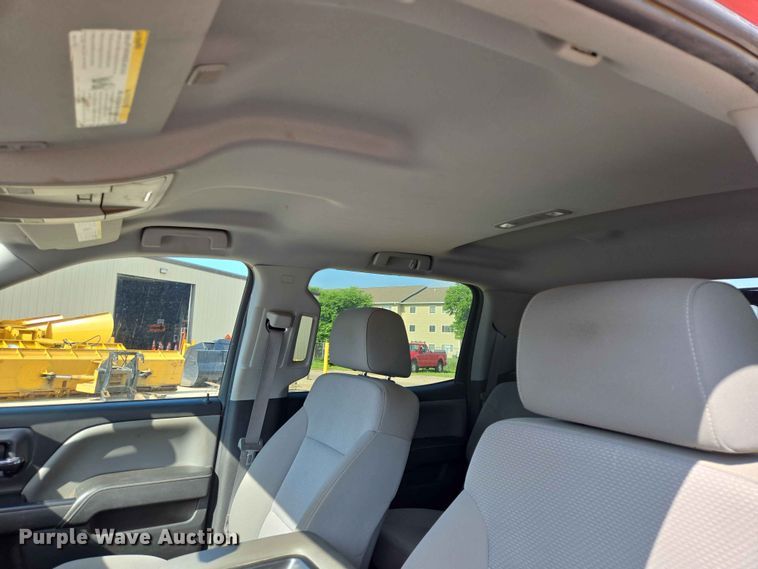 image for item ER1723 2015 Chevrolet Silverado 1500 Crew Cab pickup truck