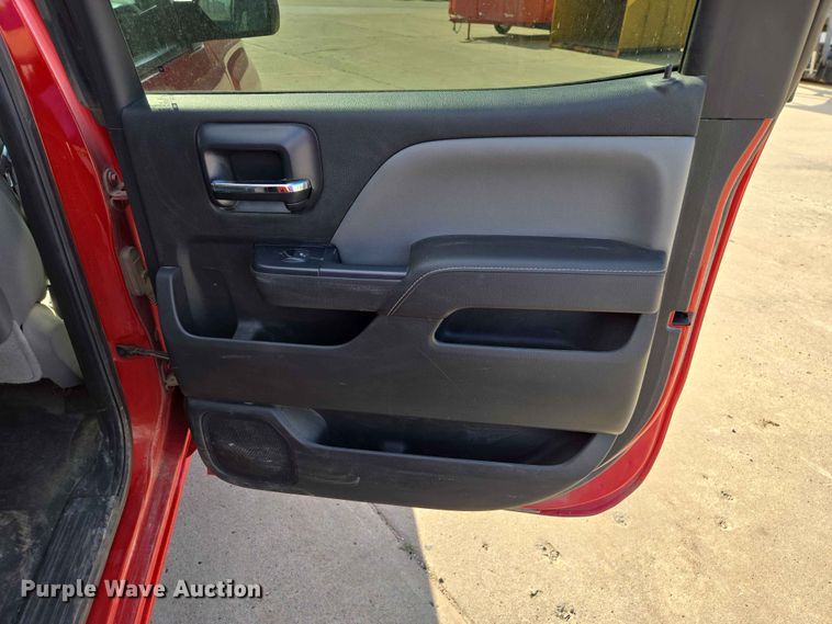 image for item ER1723 2015 Chevrolet Silverado 1500 Crew Cab pickup truck