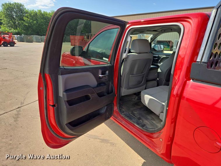 image for item ER1723 2015 Chevrolet Silverado 1500 Crew Cab pickup truck