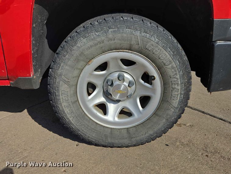 image for item ER1723 2015 Chevrolet Silverado 1500 Crew Cab pickup truck