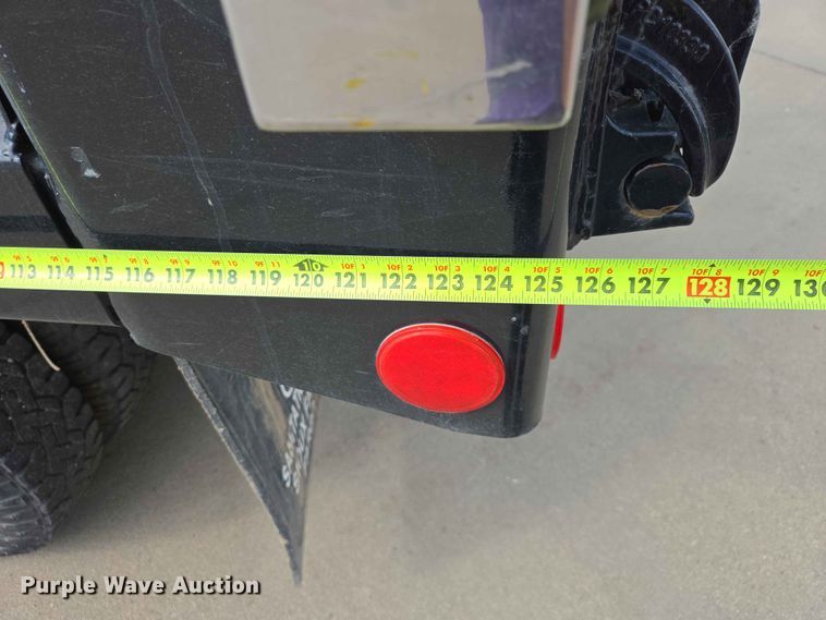 image for item ER1725 2005 Chevrolet Silverado 3500 dump bed pickup truck