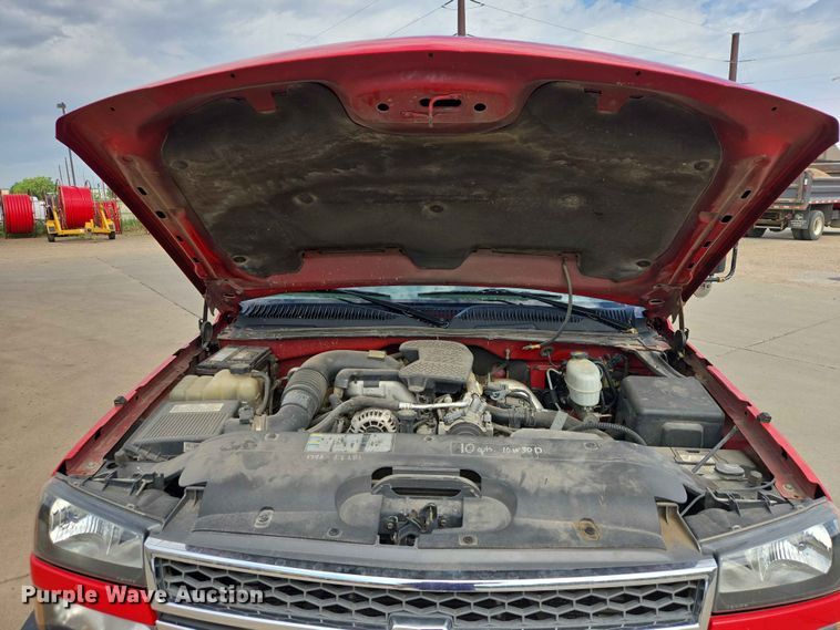 image for item ER1725 2005 Chevrolet Silverado 3500 dump bed pickup truck