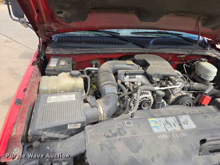 image for item ER1725 2005 Chevrolet Silverado 3500 dump bed pickup truck