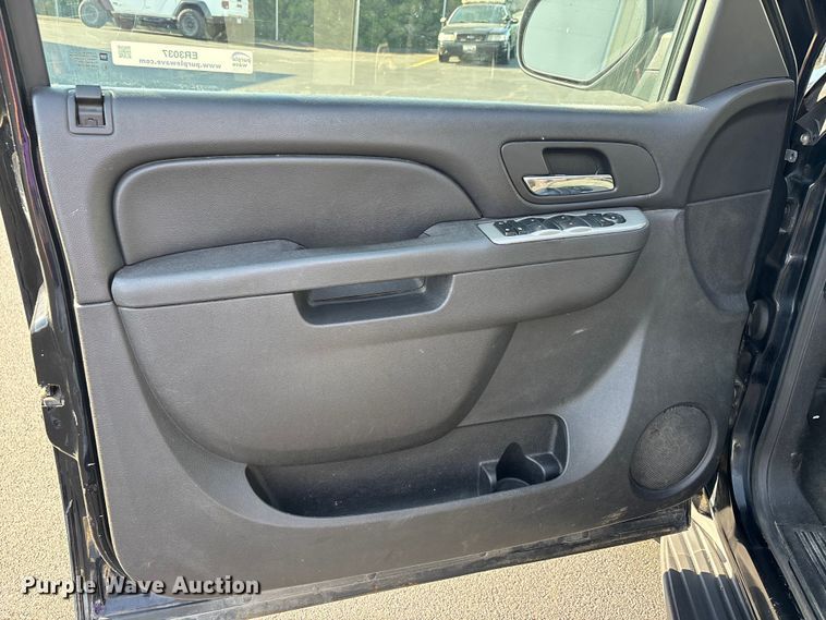 image for item ER3037 2011 Chevrolet Tahoe Police SUV
