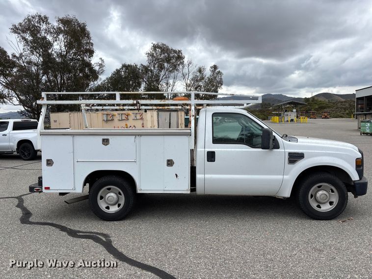 image for item ER7625 2009 Ford F250 Super Duty utility bed pickup truck