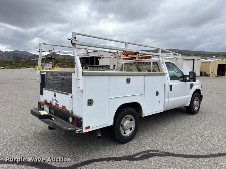 image for item ER7625 2009 Ford F250 Super Duty utility bed pickup truck