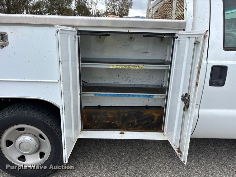 image for item ER7625 2009 Ford F250 Super Duty utility bed pickup truck