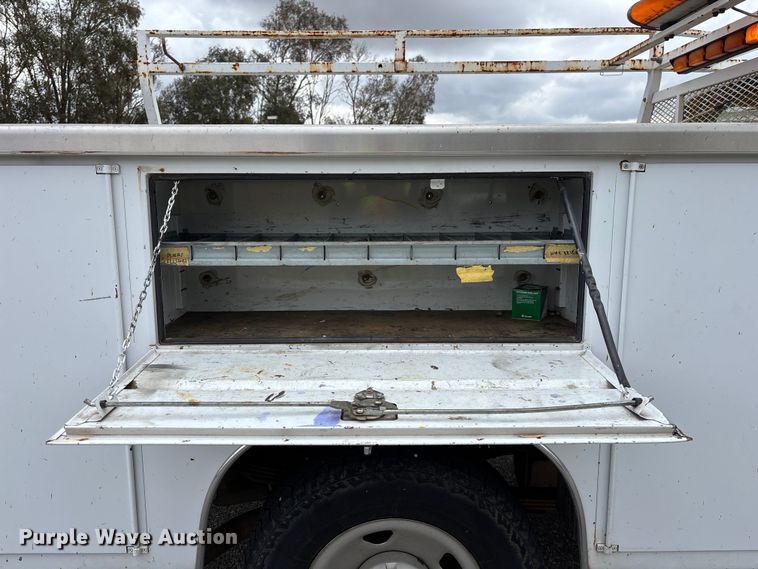 image for item ER7625 2009 Ford F250 Super Duty utility bed pickup truck