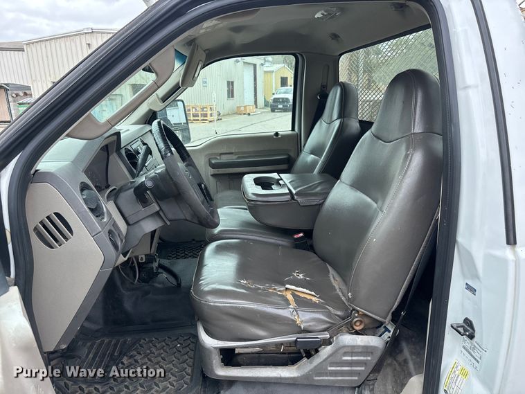 image for item ER7625 2009 Ford F250 Super Duty utility bed pickup truck