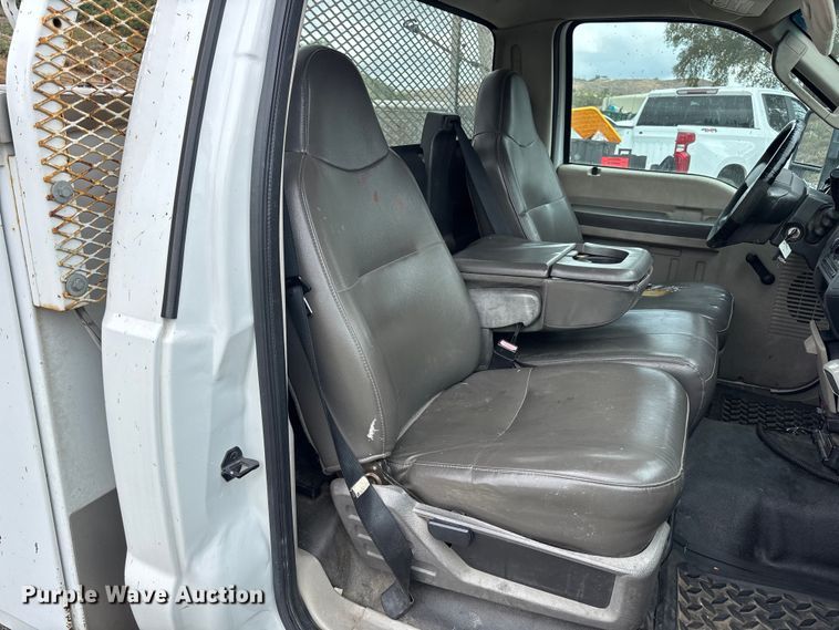 image for item ER7625 2009 Ford F250 Super Duty utility bed pickup truck