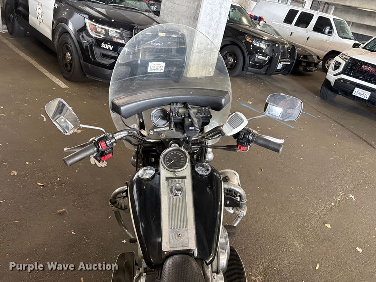 image for item ET0528 2005 Harley-Davidson Police Road King motorcycle