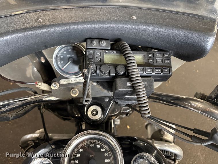 image for item ET0528 2005 Harley-Davidson Police Road King motorcycle