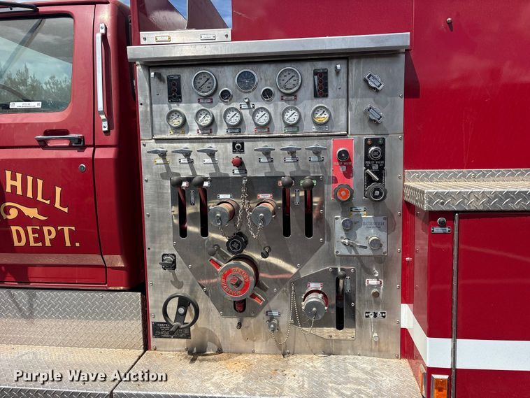 image for item ET2152 1997 Ford F-700 fire truck