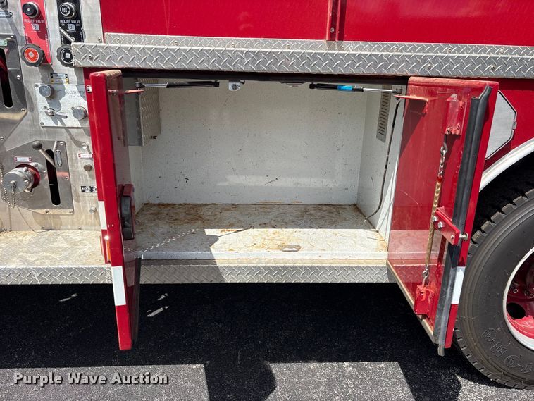 image for item ET2152 1997 Ford F-700 fire truck