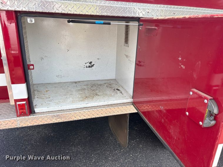 image for item ET2152 1997 Ford F-700 fire truck